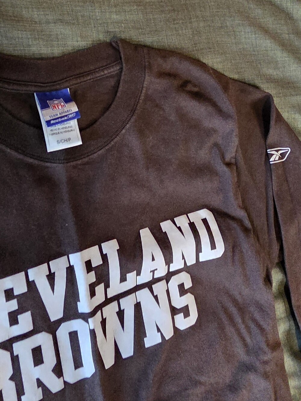 Cleveland Browns Long Sleeved Shirt Size Small - Picture 4 of 7